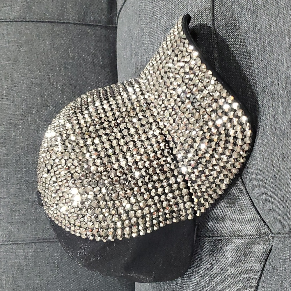 SEQUINED BLACK CAP
